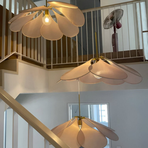Lampe douce et lumineuse en forme de fleur | Suspendue